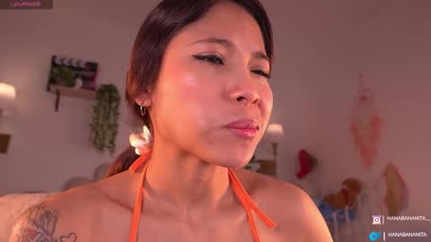 Snapshot of violeth___ chatting on 17, 10, 2025 violeth___ online show from 17, 10, 2025