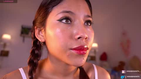 Snapshot of violeth___ chatting on 23, 10, 2025 violeth___ online show from 23, 10, 2025