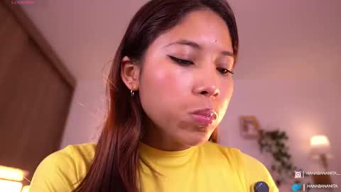 Snapshot of violeth___ chatting on 12, 11, 2025 violeth___ online show from 12, 11, 2025