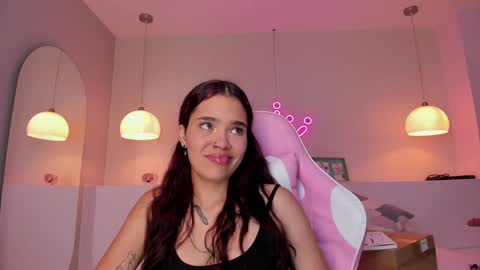 Violeth Hill online show from 22, 1, 2025