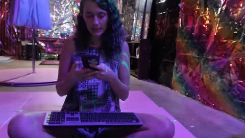 Snapshot of violethooper chatting on 2, 12, 2024 Violet Hooper online show from 2, 12, 2024