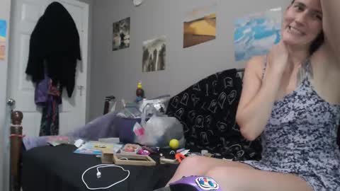 Snapshot of violethooper chatting on 22, 9, 2025 Violet Hooper online show from 22, 9, 2025