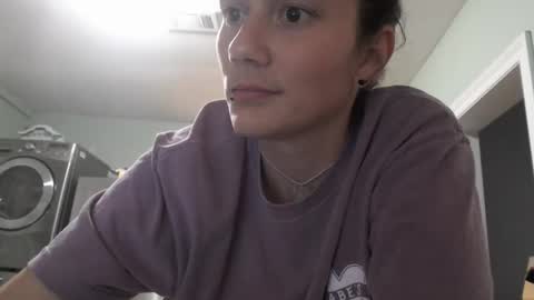 Violet Hooper online show from 25, 2, 2026