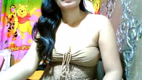 Livia help get 100 likes online show from 23, 2, 2025