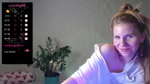 Violet  next stream December 6 online show from 24, 1, 2025