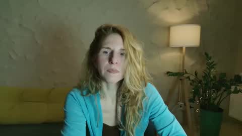 Violet  next stream December 6 online show from 3, 3, 2025