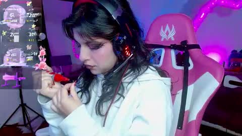   online show from 14, 10, 2025