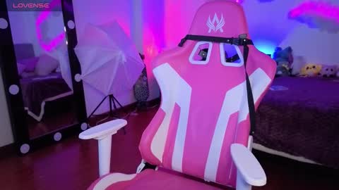   online show from 13, 11, 2025