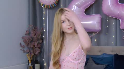 VioletSwone online show from 16, 1, 2025