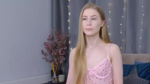 VioletSwone online show from 9, 2, 2025