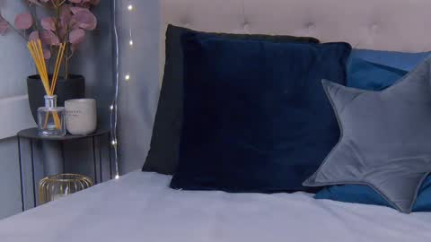 VioletSwone online show from 2, 3, 2025