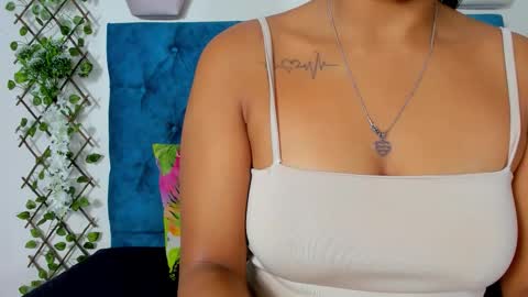 Snapshot of violett__rousee chatting on 30, 10, 2025 violett rousee online show from 30, 10, 2025