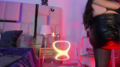 Violett  online show from 20, 12, 2025