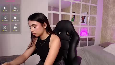 VIOLETTE online show from 4, 11, 2025