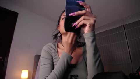 violett_queen122 online show from 3, 10, 2025