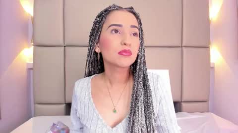 Violett  online show from 17, 11, 2025