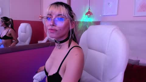 Snapshot of violetta_nur chatting on 20, 1, 2025 Violetta nur online show from 20, 1, 2025