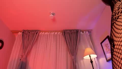 Snapshot of violetta_nur chatting on 10, 10, 2025 Violetta nur online show from 10, 10, 2025