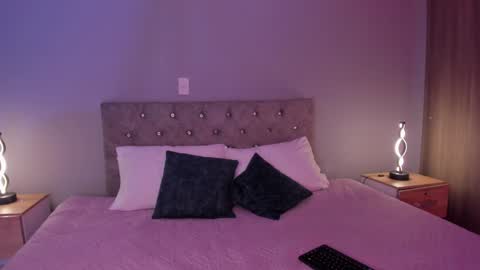 violetta independent model online show from 6, 12, 2024