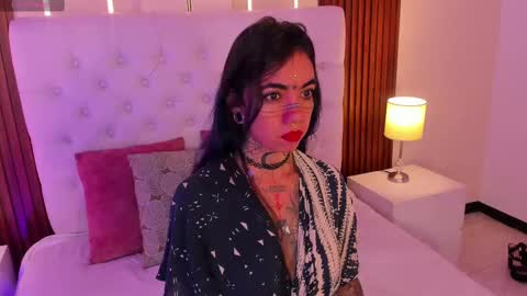 Snapshot of violettaalemida chatting on 22, 9, 2025 violettaalemida online show from 22, 9, 2025