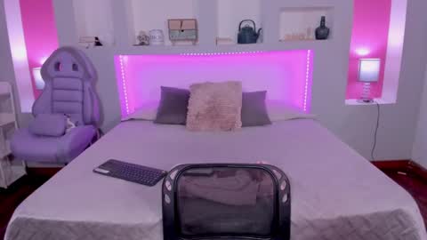 ViolettaBaker online show from 11, 12, 2024