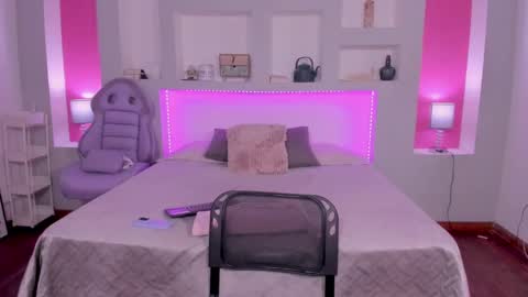 ViolettaBaker online show from 12, 12, 2024