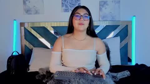Snapshot of violettabloom1_ chatting on 18, 9, 2025 violettabloom1_ online show from 18, 9, 2025