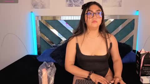 Snapshot of violettabloom1_ chatting on 24, 9, 2025 violettabloom1_ online show from 24, 9, 2025