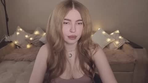 ViolettaOtis online show from 18, 11, 2025