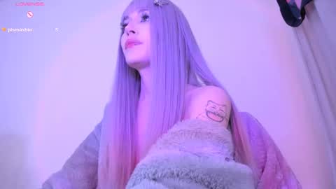 Snapshot of violettbones chatting on 19, 12, 2024 Violett online show from 19, 12, 2024