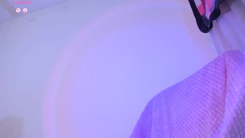 Snapshot of violettbones chatting on 27, 12, 2024 Violett online show from 27, 12, 2024