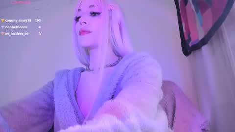 Snapshot of violettbones chatting on 8, 1, 2025 Violett online show from 8, 1, 2025