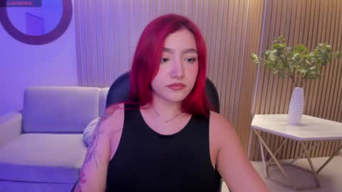 Violett Castel online show from 11, 1, 2025