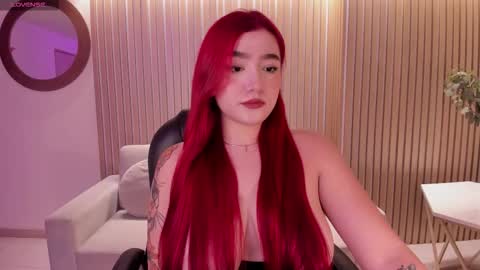 Violett Castel online show from 13, 9, 2025