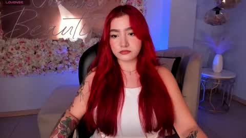 Violett Castel online show from 27, 9, 2025