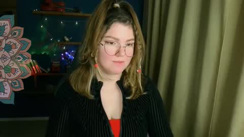 Snapshot of violetteway chatting on 23, 11, 2025 Viola online show from 23, 11, 2025