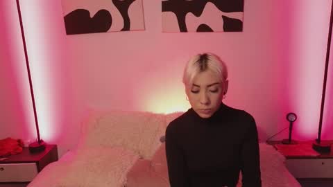 Violet online show from 5, 11, 2025