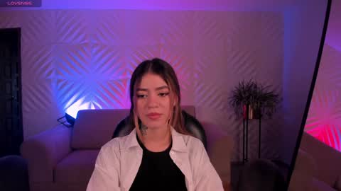 Violett  online show from 3, 1, 2025