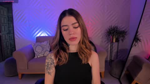 Violett  online show from 4, 1, 2025
