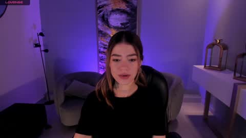 Violett  online show from 5, 1, 2025