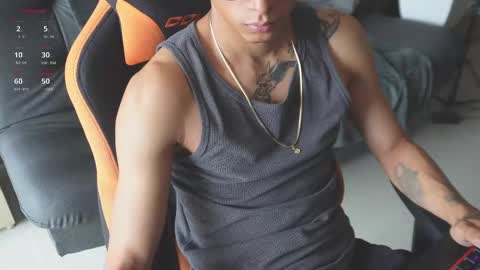 Snapshot of vito_benz chatting on 8, 10, 2025 VITO BENZ online show from 8, 10, 2025