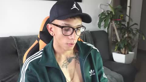 Snapshot of vito_benz chatting on 27, 10, 2025 VITO BENZ online show from 27, 10, 2025