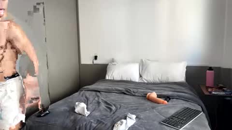 Snapshot of vitoraugustoxxx chatting on 17, 10, 2025 vitoraugustoxxx online show from 17, 10, 2025