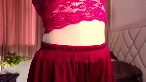 You like my friends can call me LUNA  This is my first day here online show from 18, 9, 2025