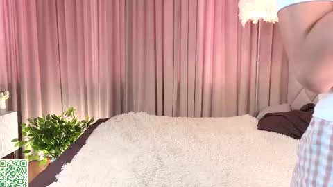 You like my friends can call me LUNA  This is my first day here online show from 1, 10, 2025