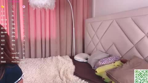 You like my friends can call me LUNA  This is my first day here online show from 11, 10, 2025