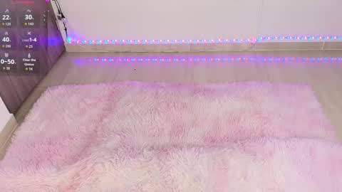 Snapshot of vivi_luv chatting on 14, 11, 2025 Vivi online show from 14, 11, 2025