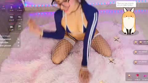 Snapshot of vivi_luv chatting on 15, 11, 2025 Vivi online show from 15, 11, 2025