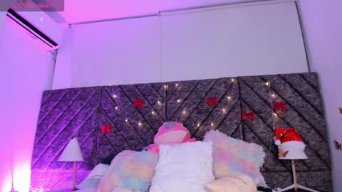 Viviana  online show from 3, 12, 2025