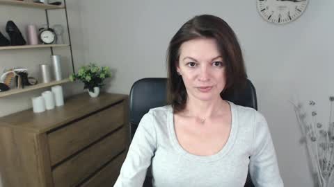 Vivian online show from 4, 12, 2024